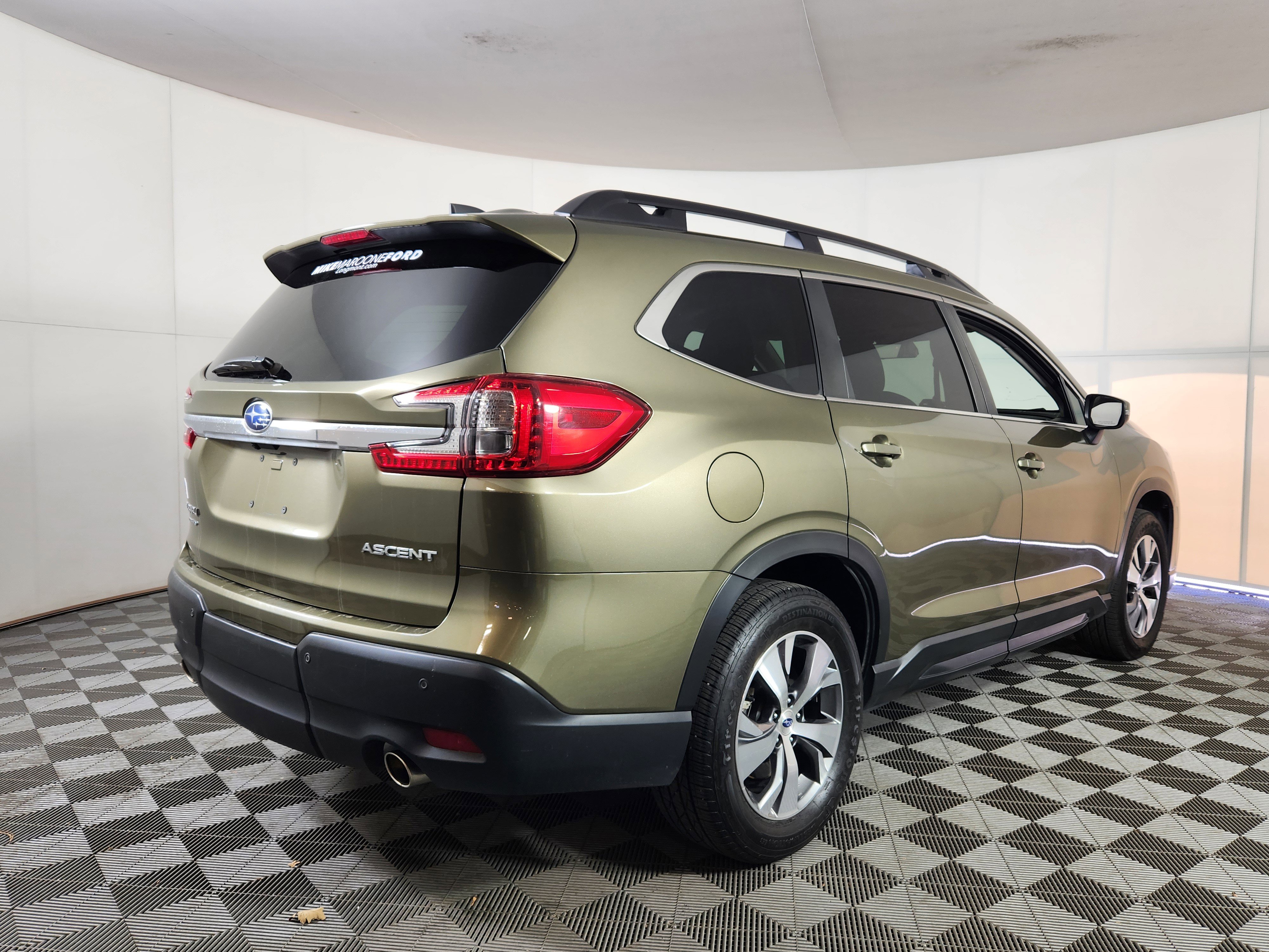 Used 2023 Subaru Ascent Premium w/ Convenience Package image 7