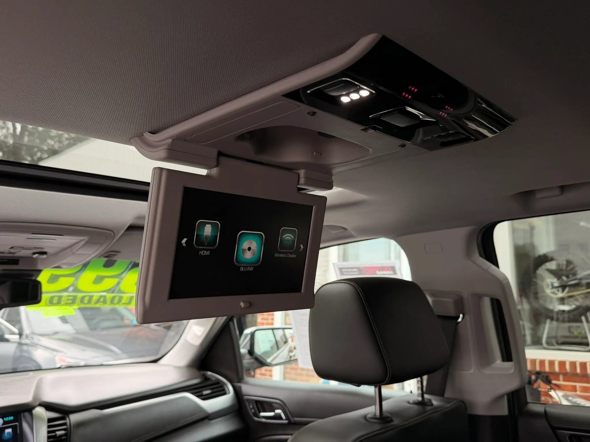 Used 2018 Chevrolet Tahoe Premier AWD/4WD image 15