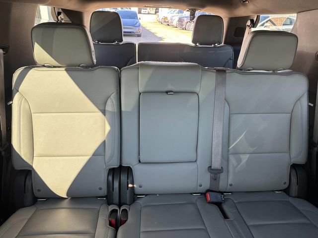 Used 2021 GMC Yukon SLT w/ SLT Luxury Package image 12