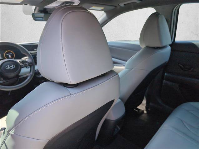 Certified 2025 Hyundai Elantra Limited FWD image 21