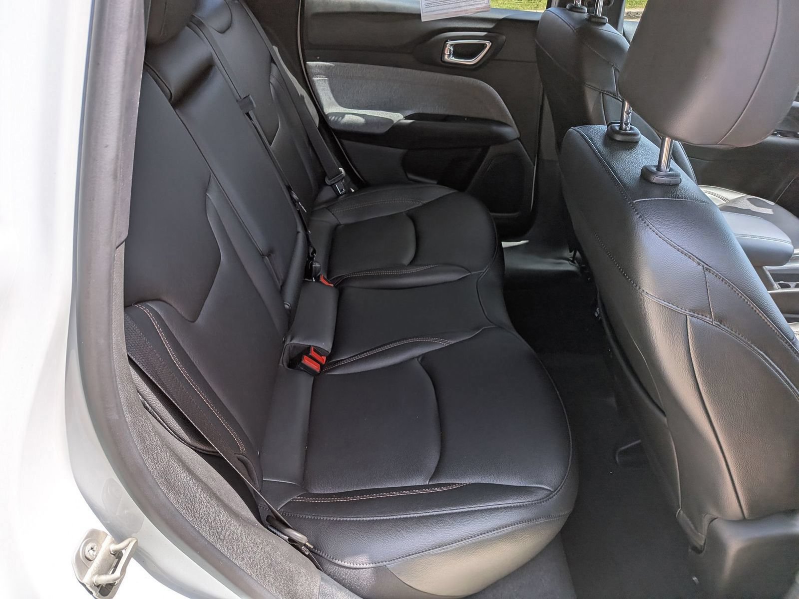 Used 2024 Jeep Compass Latitude AWD/4WD image 32