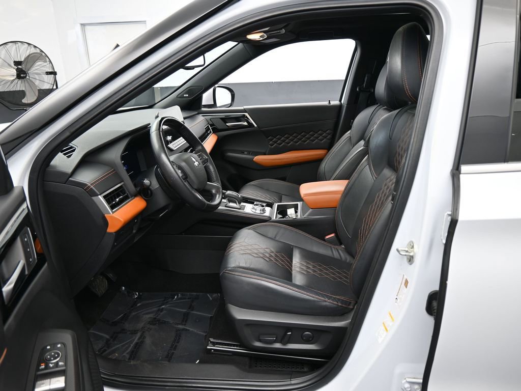 Used 2022 Mitsubishi Outlander SEL image 12