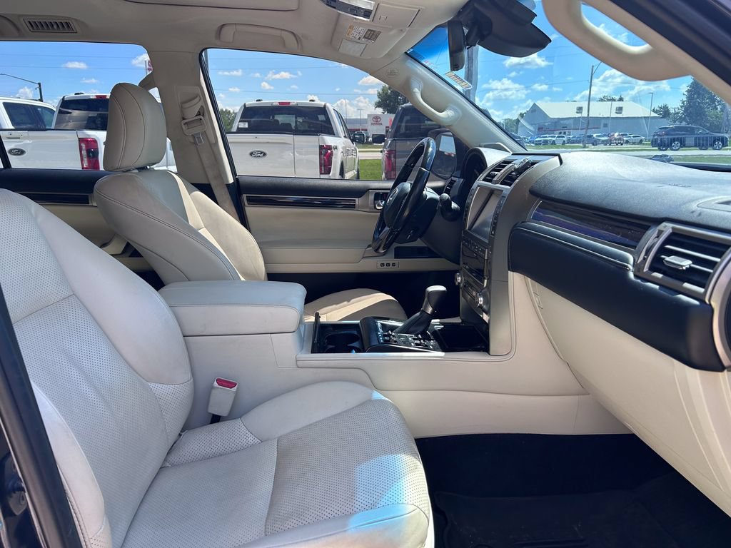 Used 2021 Lexus GX 460 Luxury w/ Sport Design Package AWD/4WD image 22