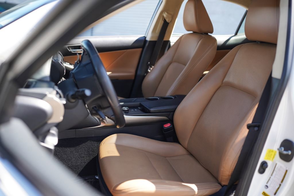 Used 2016 Lexus IS 200t w/ Premium Package RWD image 23