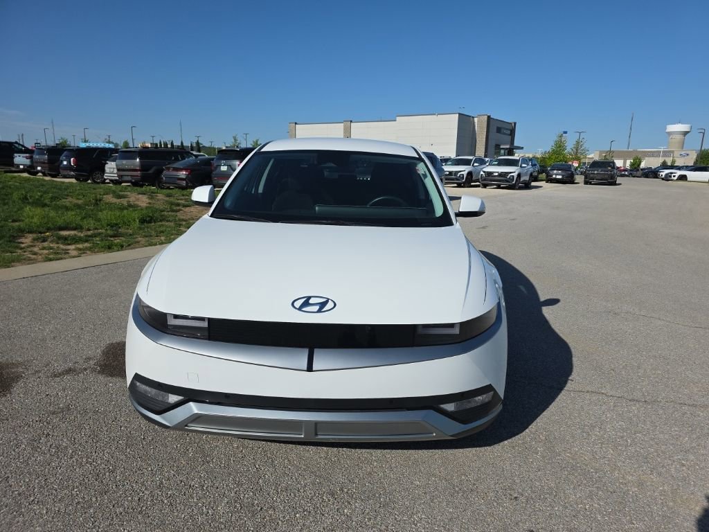 Used 2024 Hyundai Ioniq 5 SEL image 2