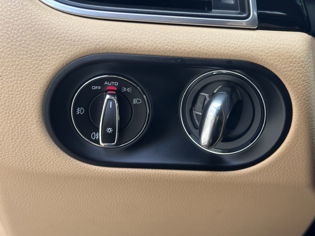 Used 2017 Porsche Macan image 31