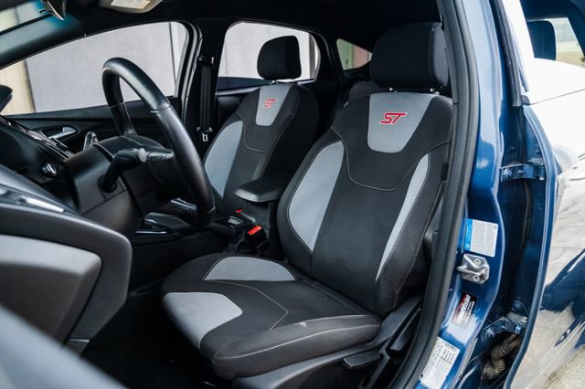 Used 2018 Ford Focus ST image 4