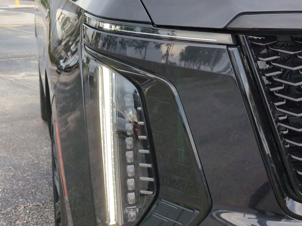 Used 2026 Cadillac Escalade Platinum Sport w/ LPO, ONYX Package image 9