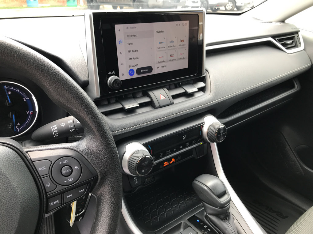Certified 2025 Toyota RAV4 LE AWD/4WD image 17