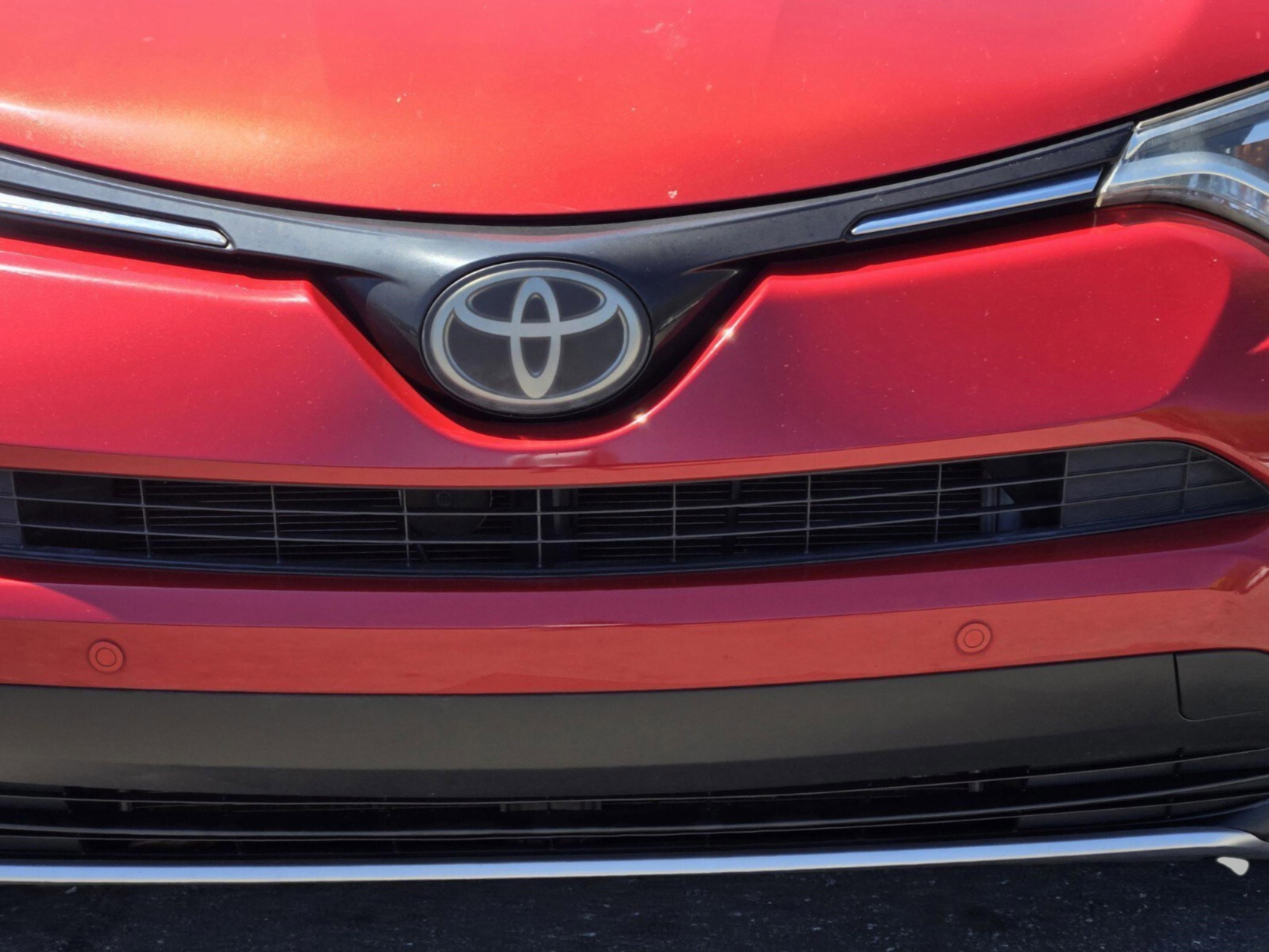 Used 2016 Toyota RAV4 Limited image 12