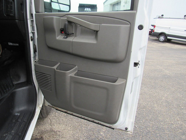 Used 2017 Chevrolet Express 2500 RWD image 12