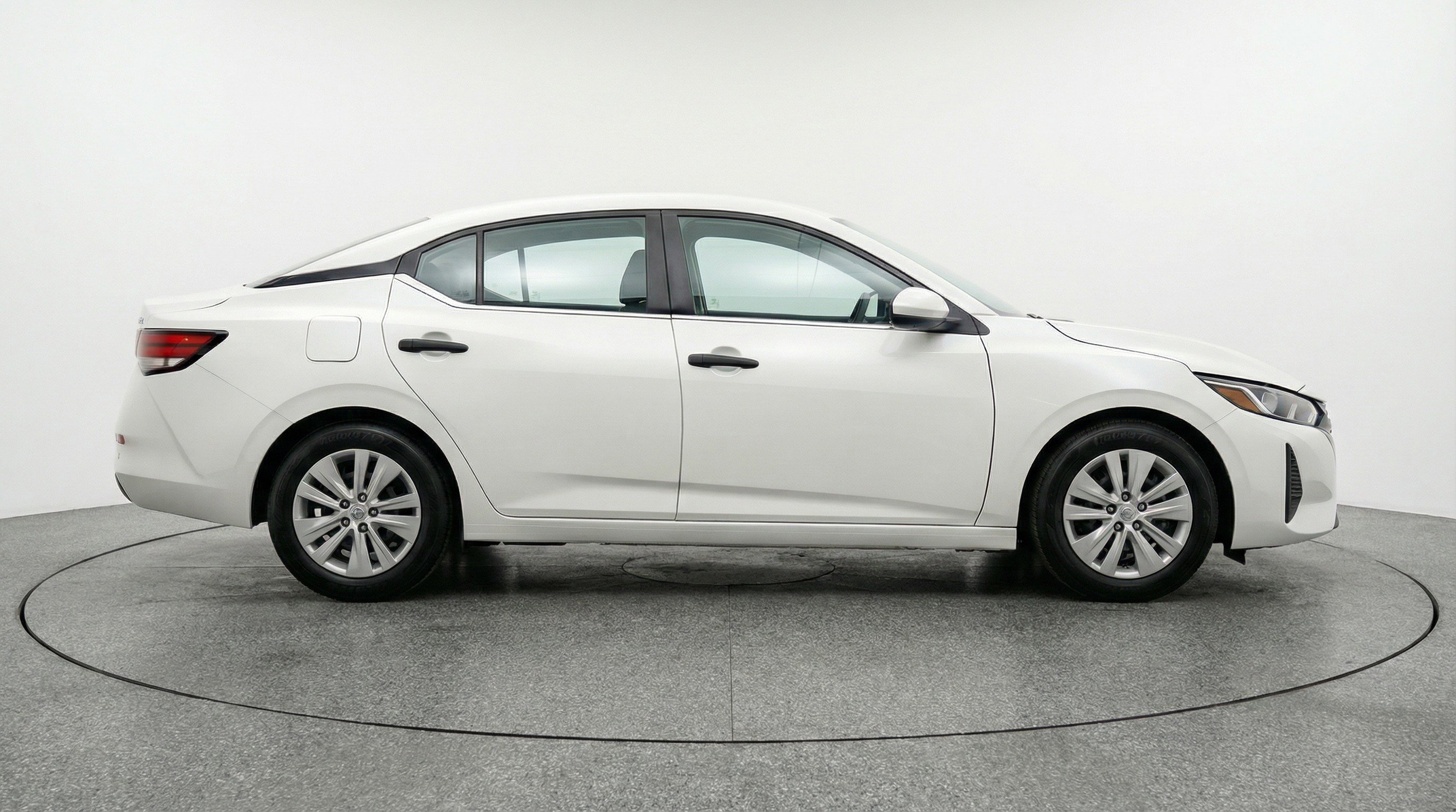 Used 2025 Nissan Sentra S image 11