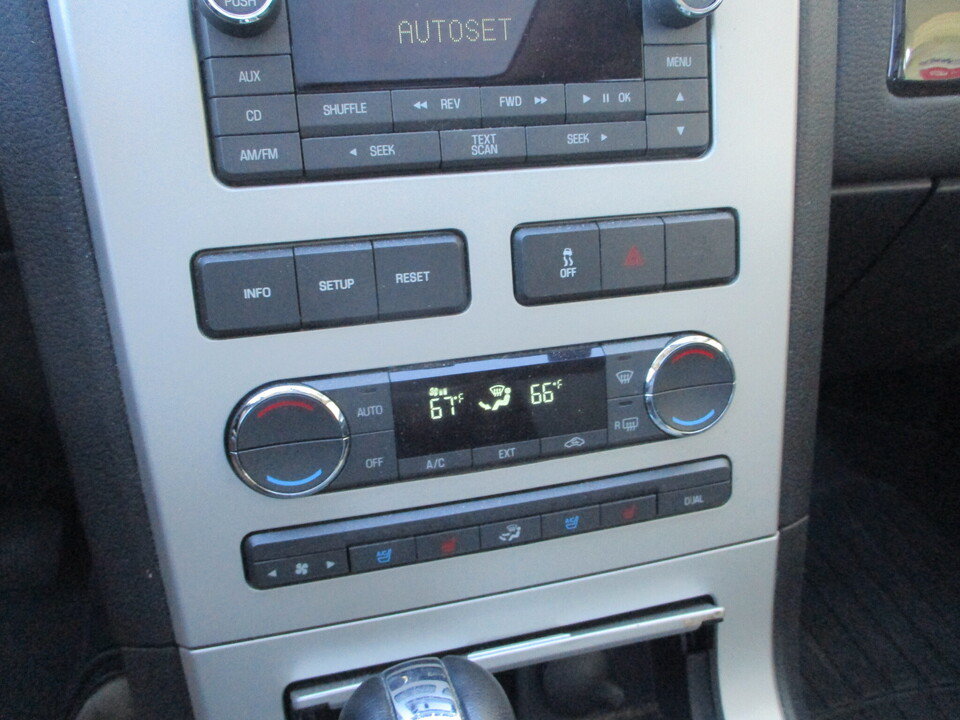 Used 2008 Lincoln MKX AWD image 32
