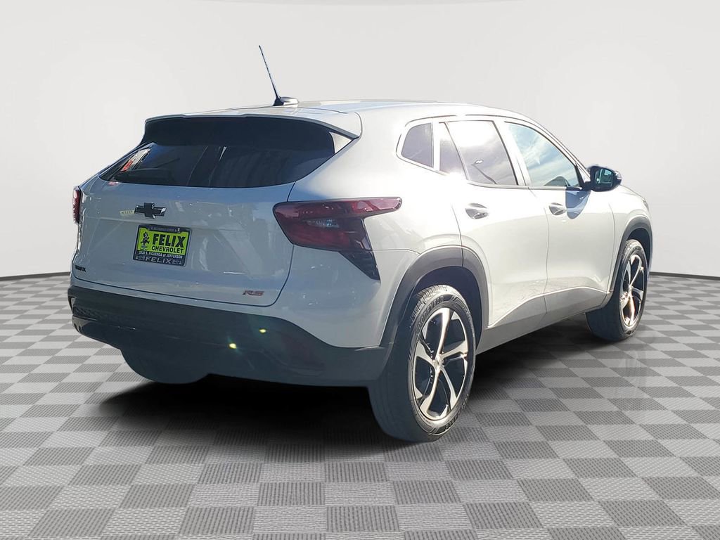 New 2026 Chevrolet Trax RS w/ Sunroof Package image 3