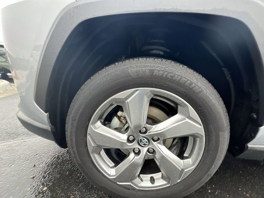 Used 2020 Toyota RAV4 Limited image 33