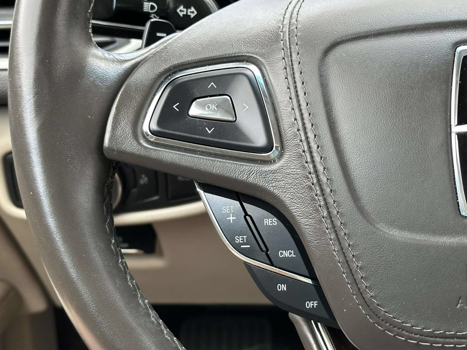 Used 2018 Lincoln MKZ Select w/ Select Plus Package FWD image 23
