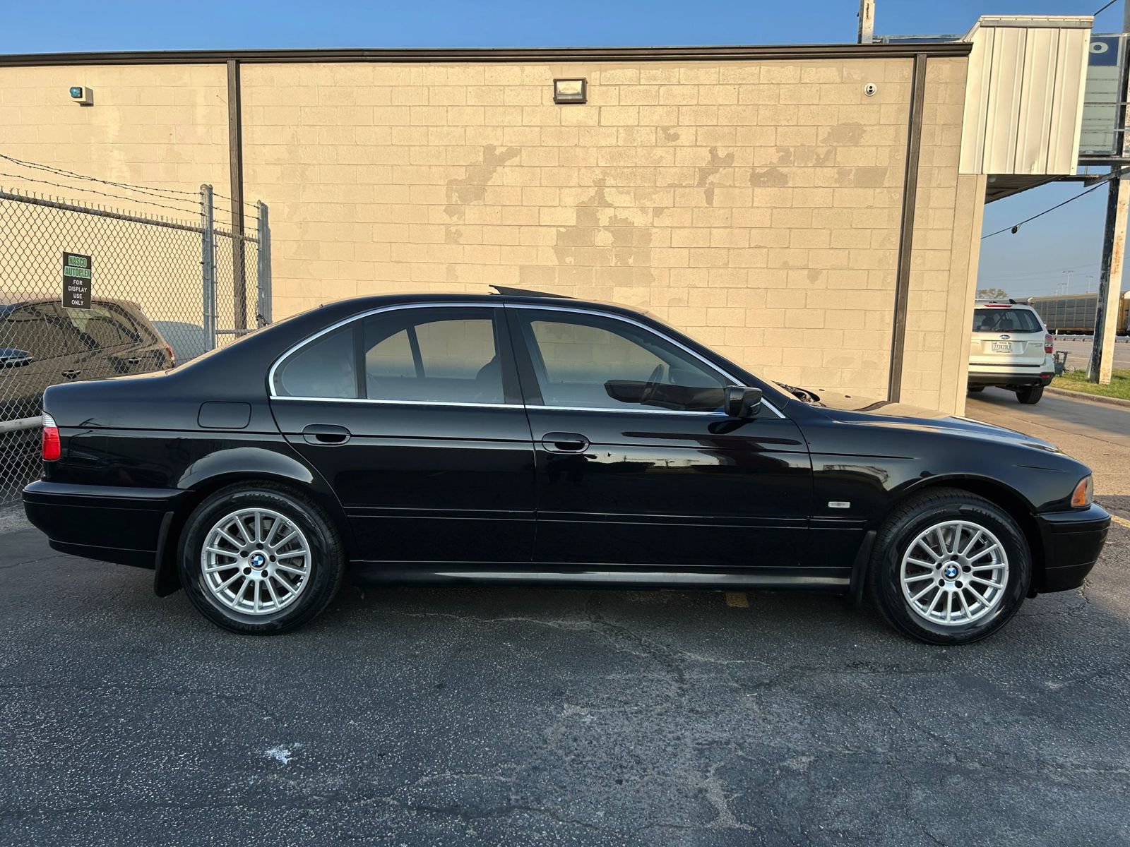 Used 2001 BMW 530i Sedan RWD image 4