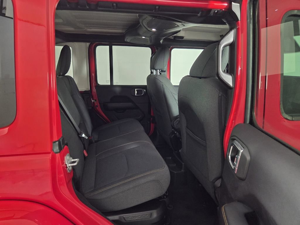 Certified 2025 Jeep Wrangler Sahara image 29