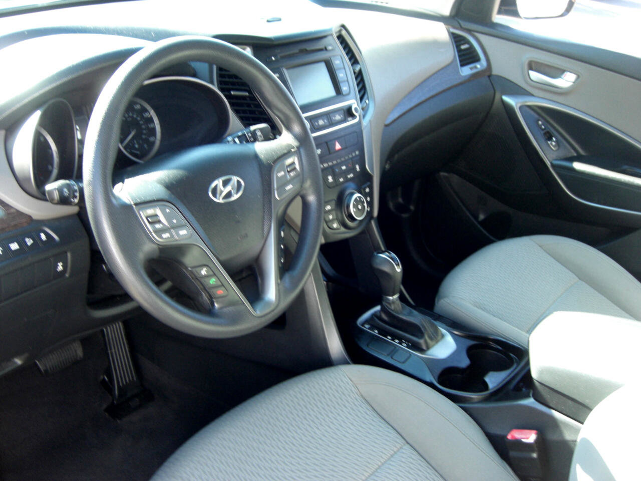 Used 2017 Hyundai Santa Fe Sport image 6