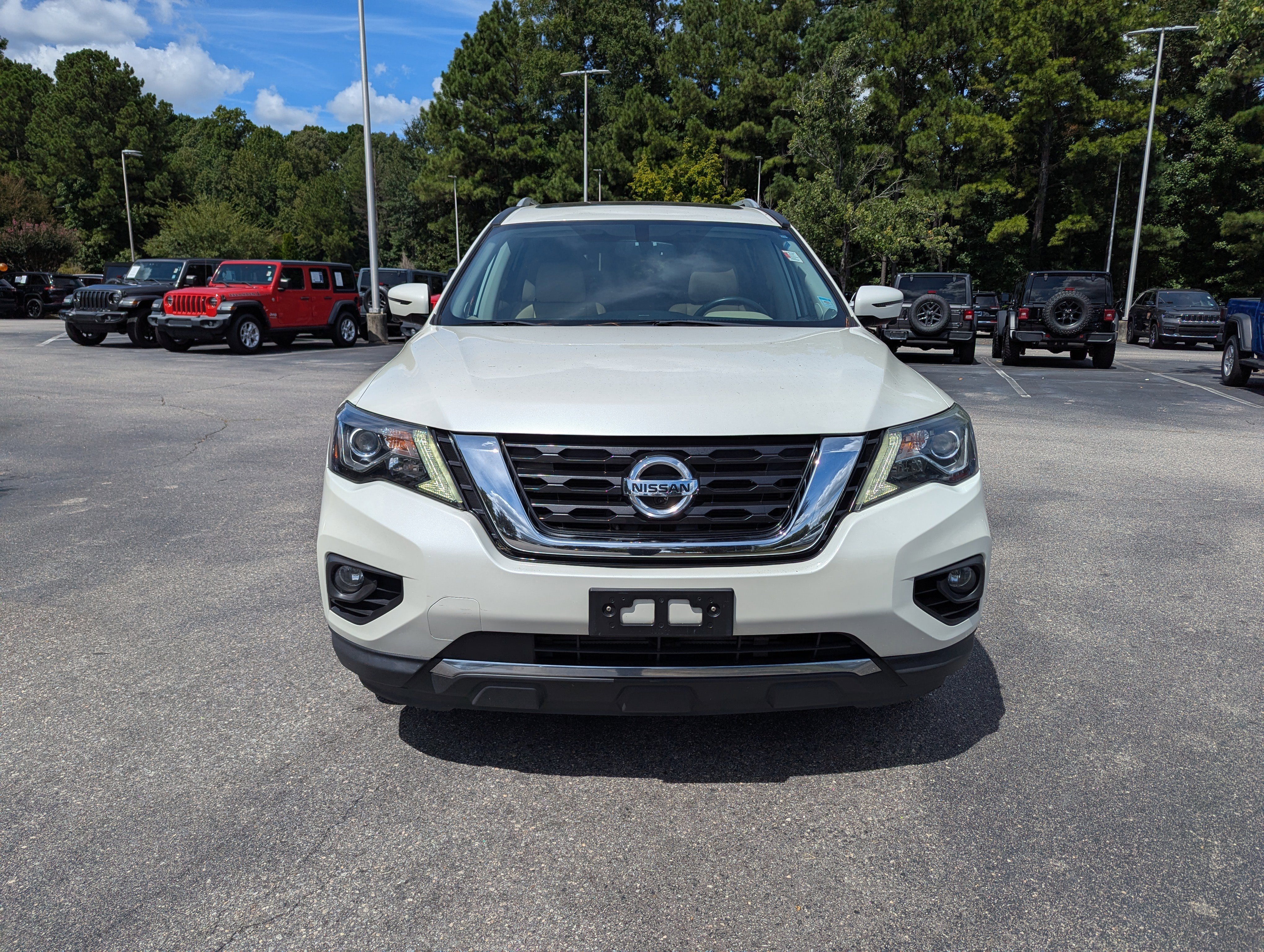 Used 2018 Nissan Pathfinder SL w/ SL Premium Package image 2