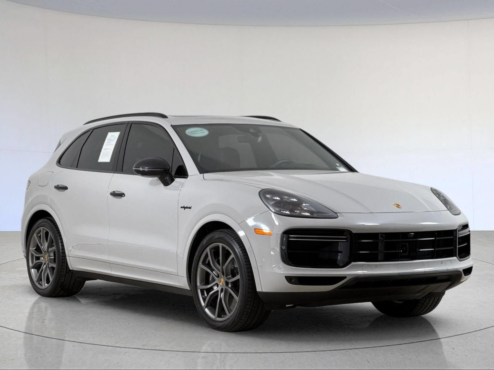 Certified 2023 Porsche Cayenne Turbo S AWD/4WD image 10