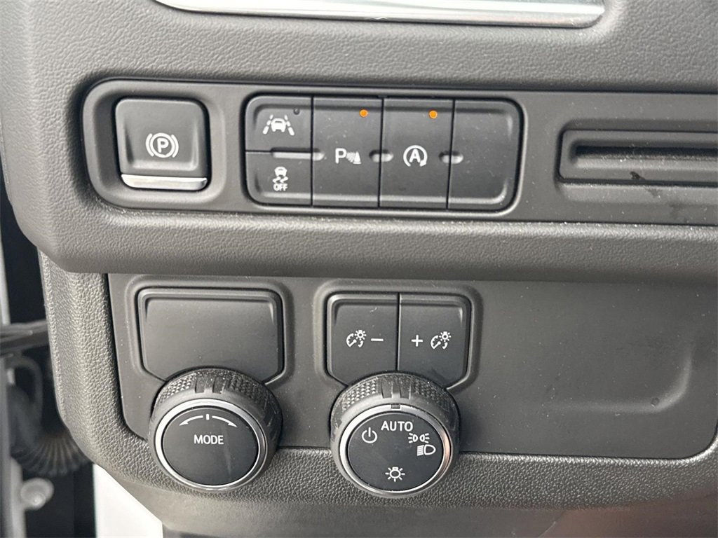 Used 2024 Chevrolet Suburban LT image 17