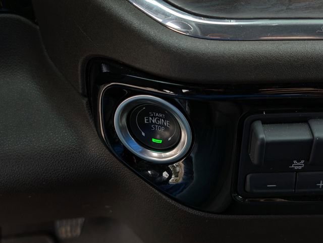 Used 2025 GMC Sierra 1500 SLT image 16