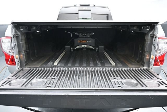 Used 2018 Nissan Titan PRO-4X w/ Pro-4x Convenience Package AWD/4WD image 9
