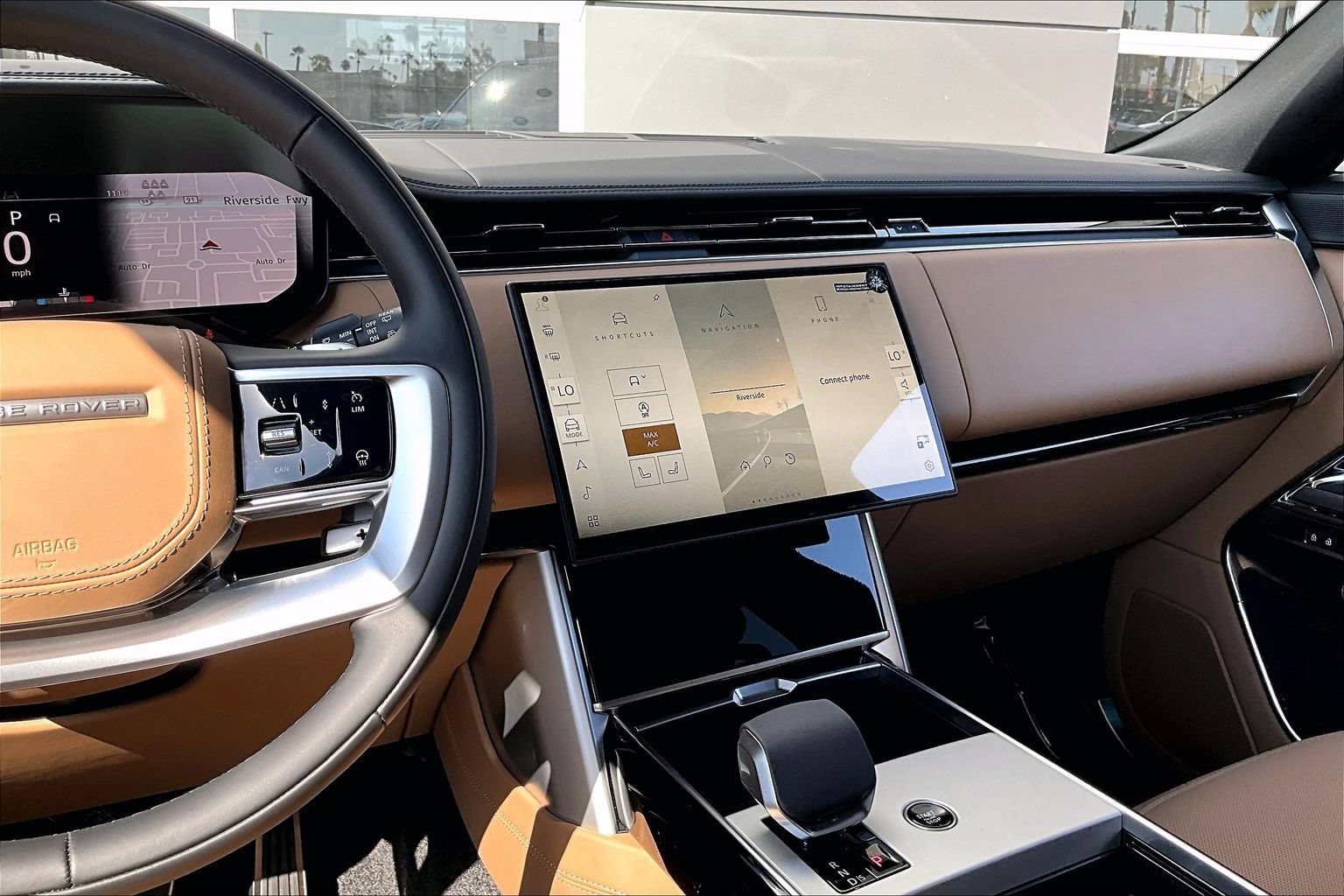 New 2026 Land Rover Range Rover Long Wheelbase SE AWD/4WD image 7