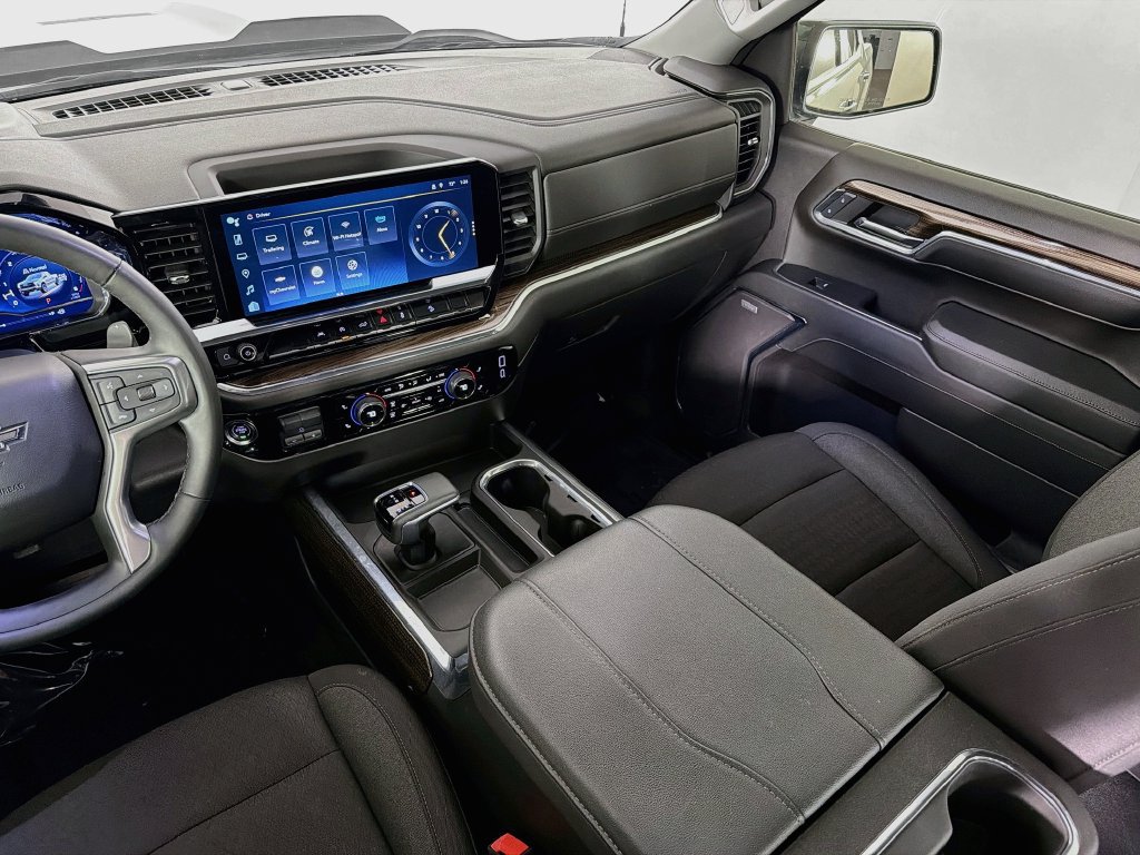 Used 2024 Chevrolet Silverado 1500 LT Trail Boss w/ Convenience Package II AWD/4WD image 24
