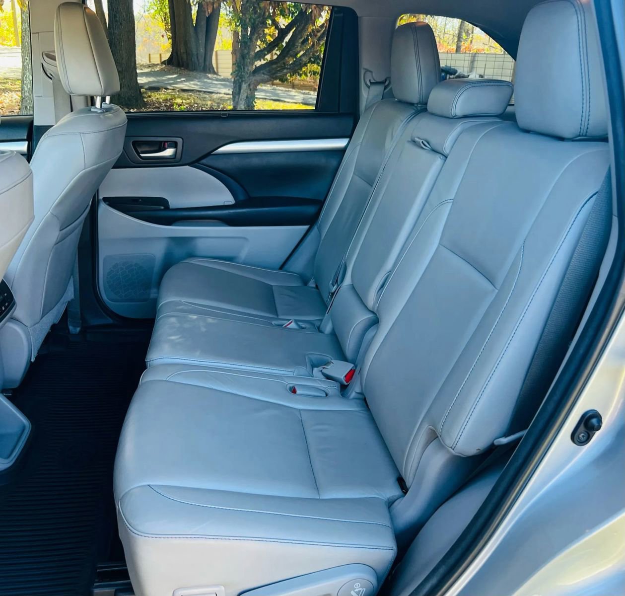 Used 2018 Toyota Highlander XLE image 22