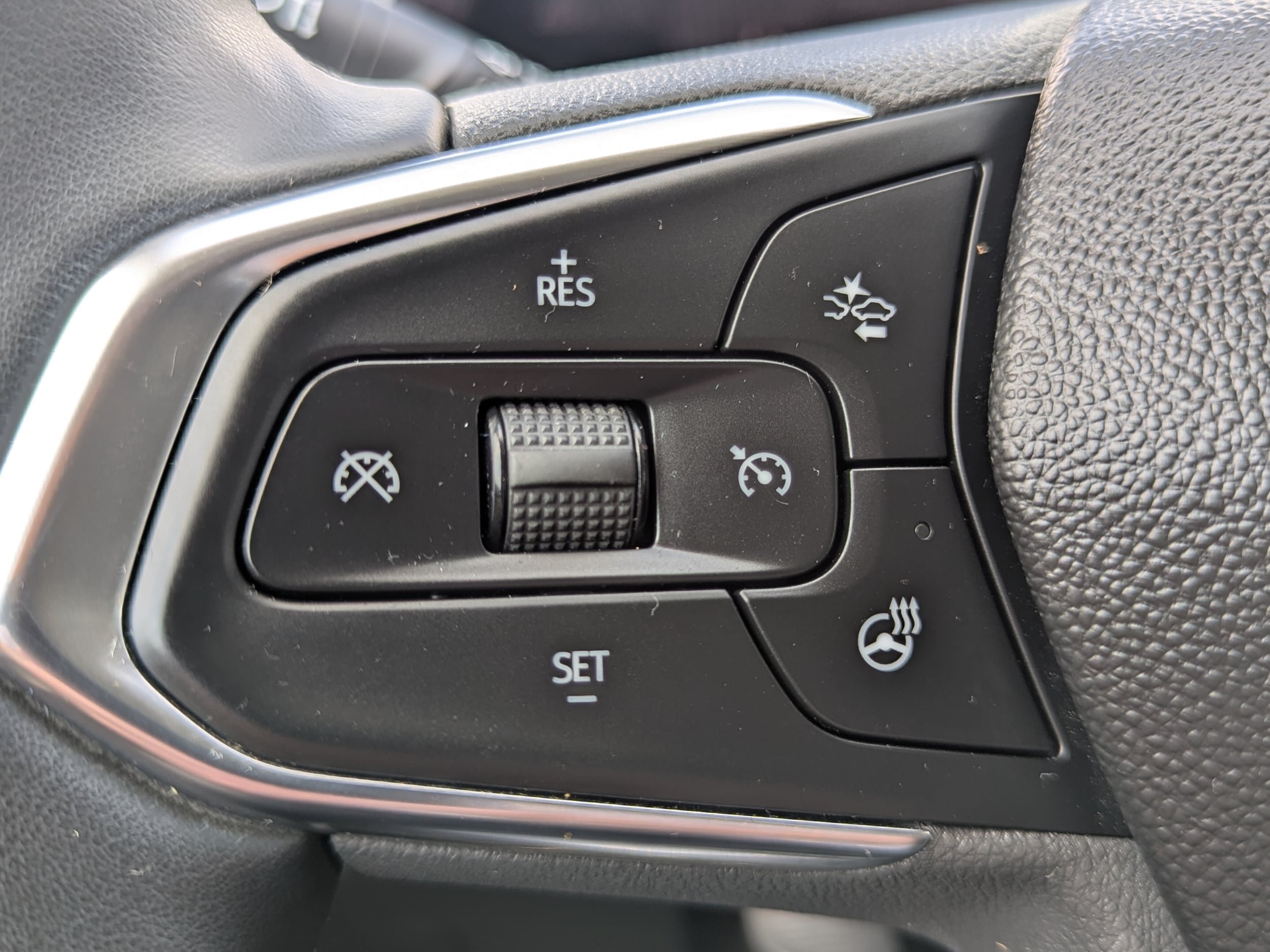 Used 2024 Chevrolet Trax LT w/ Driver Confidence Package FWD image 15