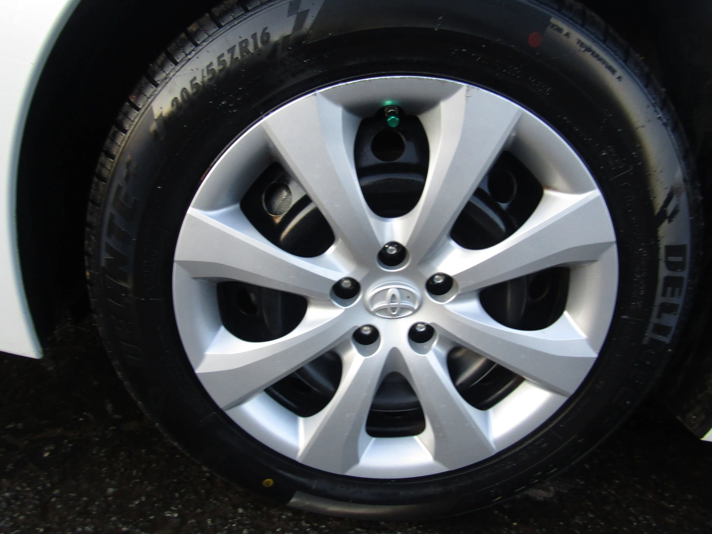 Used 2022 Toyota Corolla LE image 31