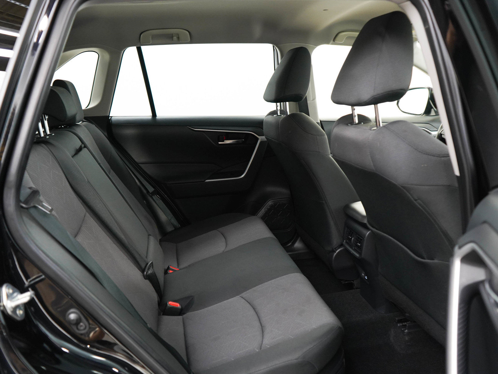 Used 2025 Toyota RAV4 XLE AWD/4WD image 12
