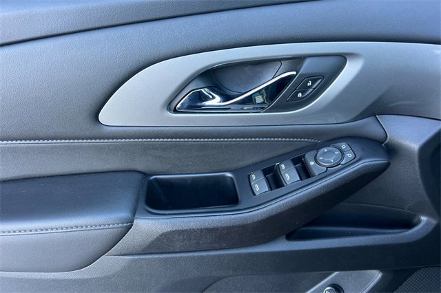 Used 2023 Chevrolet Traverse LT image 11
