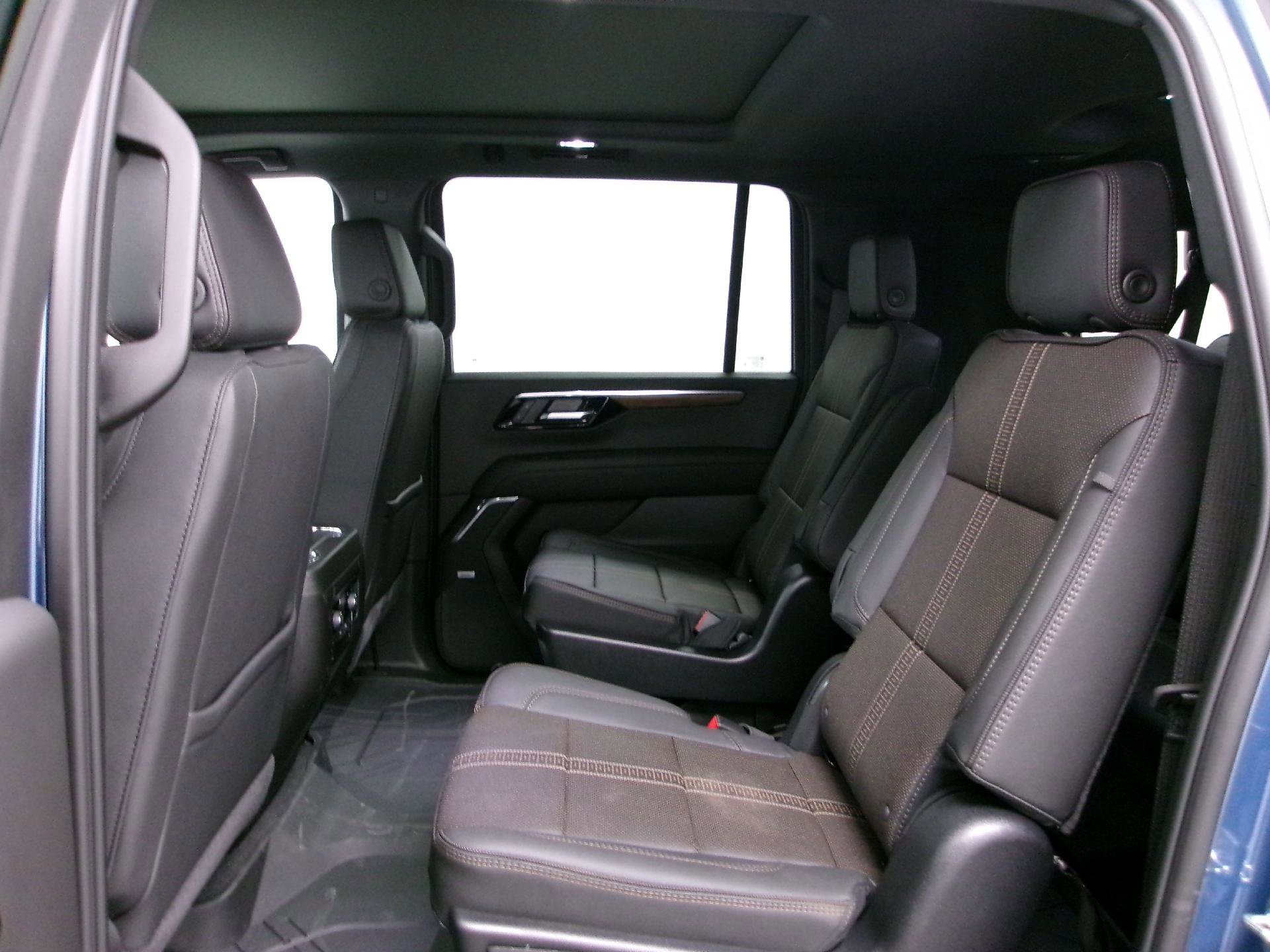 New 2026 Chevrolet Suburban High Country w/ Sun And Tow Package AWD/4WD image 12