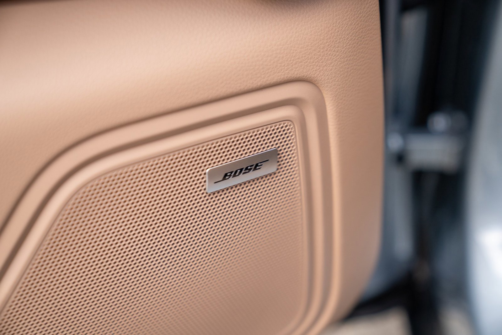 Used 2025 Porsche Macan image 11