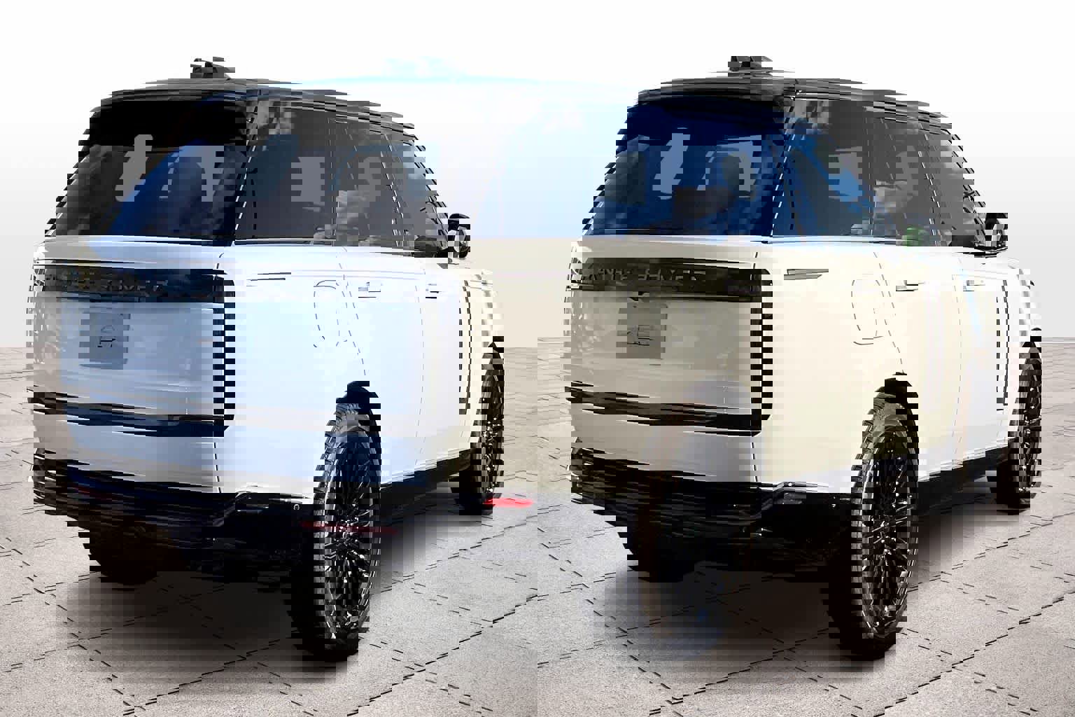 New 2025 Land Rover Range Rover SE image 4