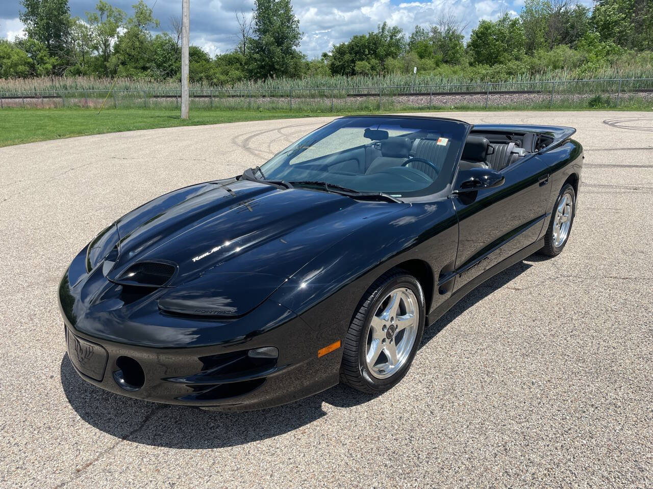 Used 1999 Pontiac Firebird Trans Am RWD image 10
