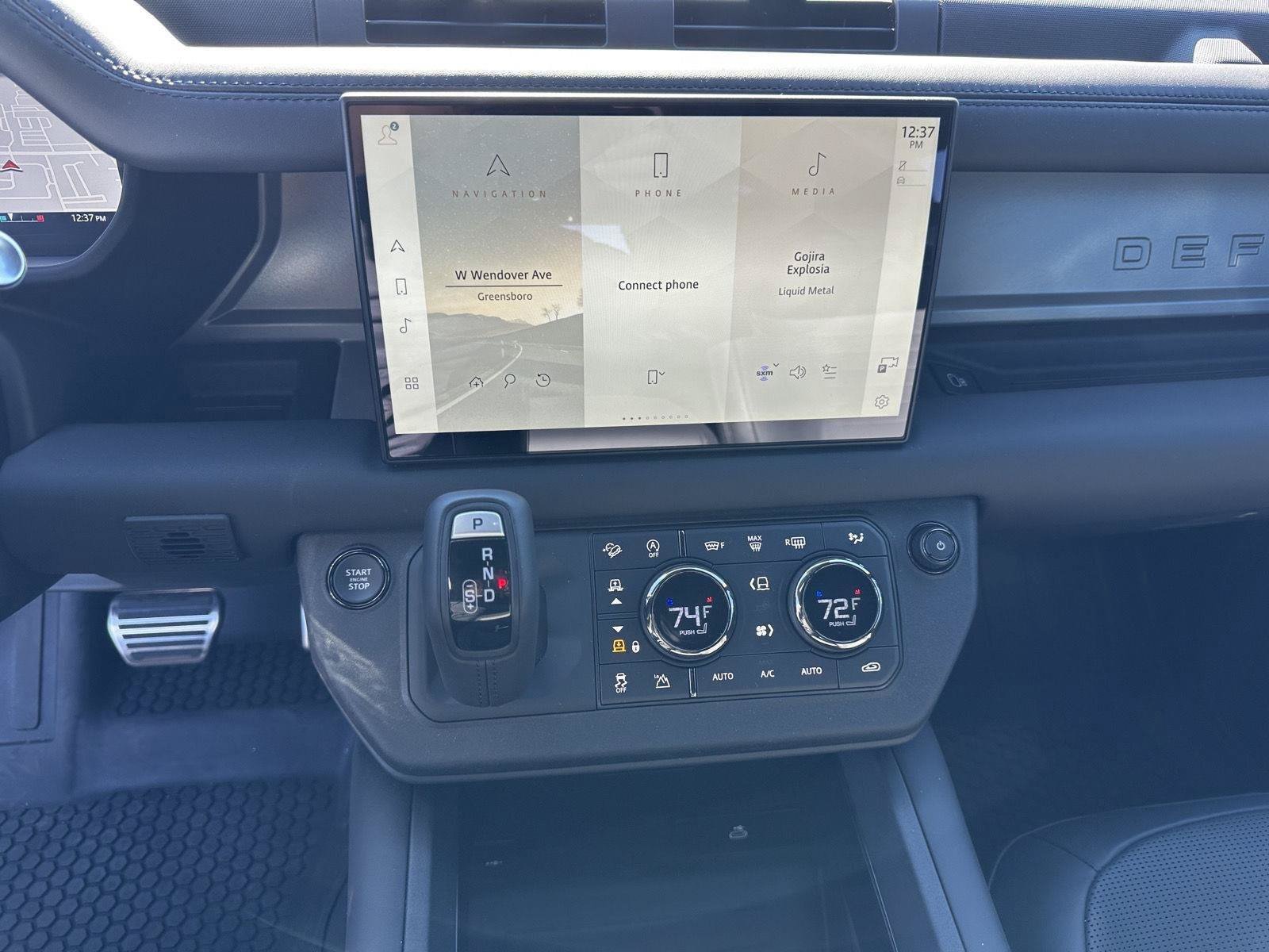 Used 2025 Land Rover Defender 110 AWD/4WD image 26