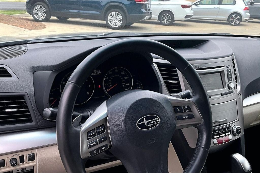 Used 2014 Subaru Outback 2.5i Premium w/ Moonroof Package AWD/4WD image 14
