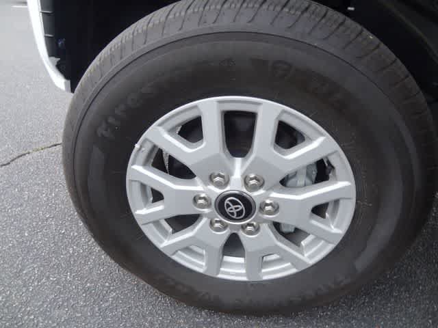 Used 2024 Toyota Tacoma SR5 AWD/4WD image 36