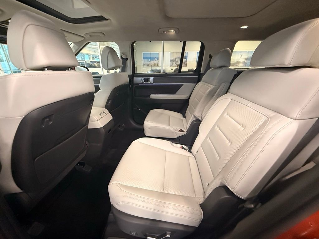 Used 2025 Hyundai Santa Fe Calligraphy image 22
