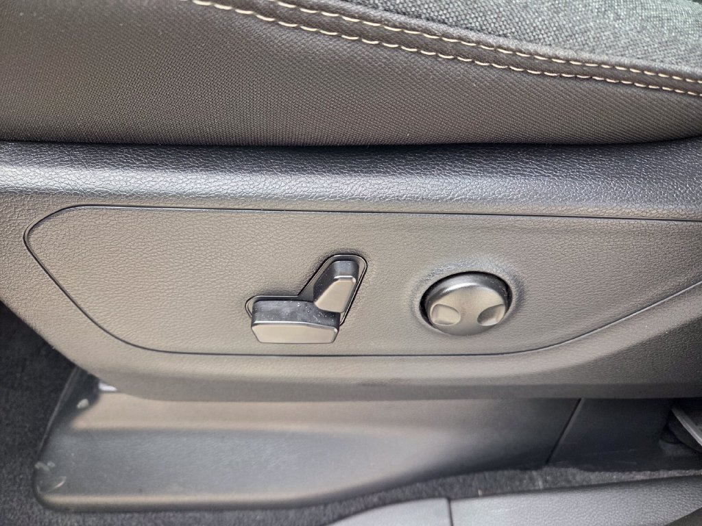 Used 2025 RAM 1500 Big Horn RWD image 5