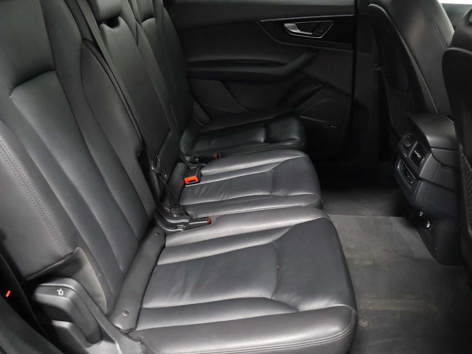 Used 2018 Audi Q7 3.0T Premium Plus w/ Premium Plus Package AWD/4WD image 35
