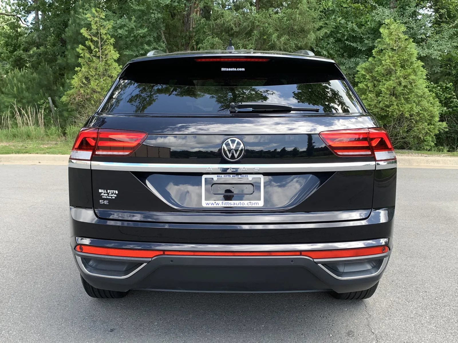 Used 2023 Volkswagen Atlas Cross Sport SE FWD image 6