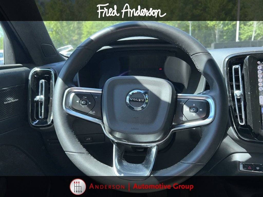 Used 2023 Volvo XC40 Recharge Ultimate AWD/4WD image 12