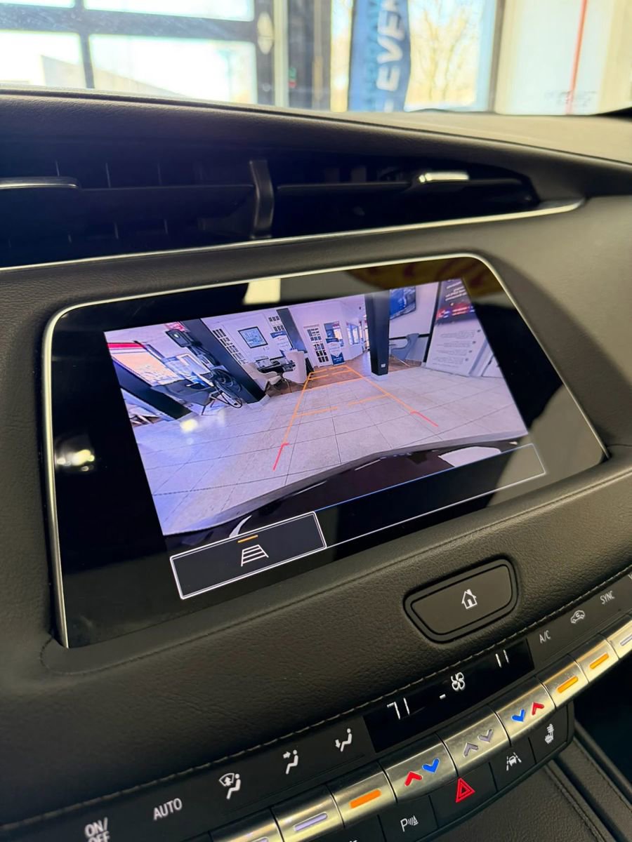 Used 2023 Cadillac XT4 Luxury w/ Cold Weather Package image 28