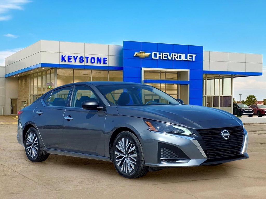 Used 2025 Nissan Altima 2.5 SV