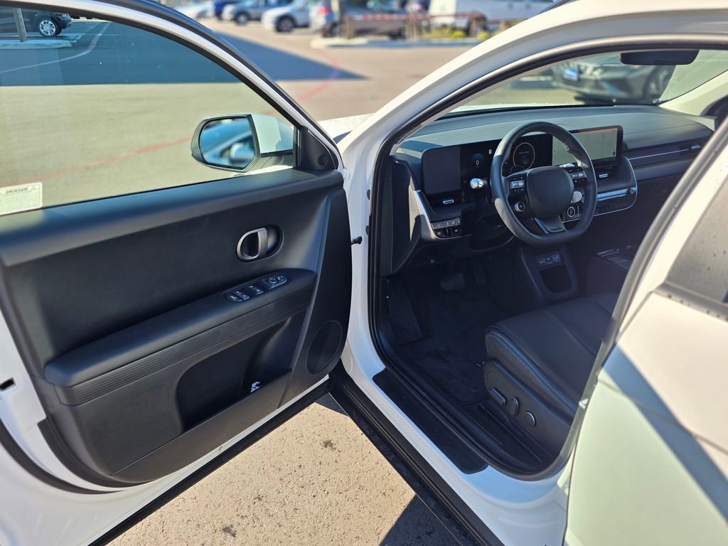 Certified 2025 Hyundai Ioniq 5 SEL image 37